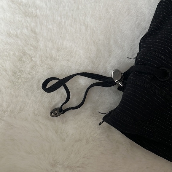 Lululemon black tank top - Picture 7 of 8